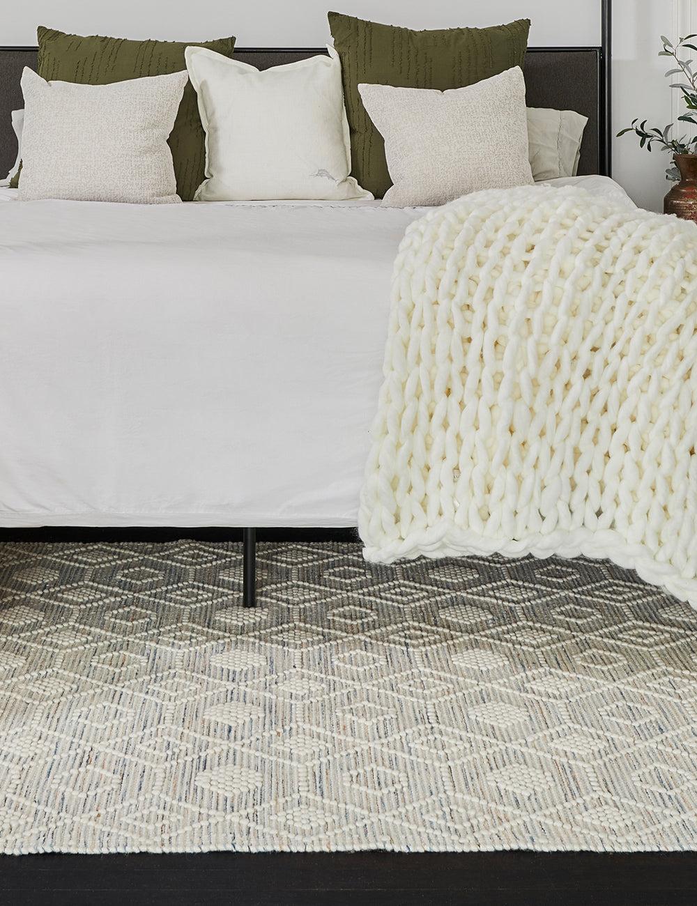 Aeson Handwoven Wool Rug - 9' x 12'