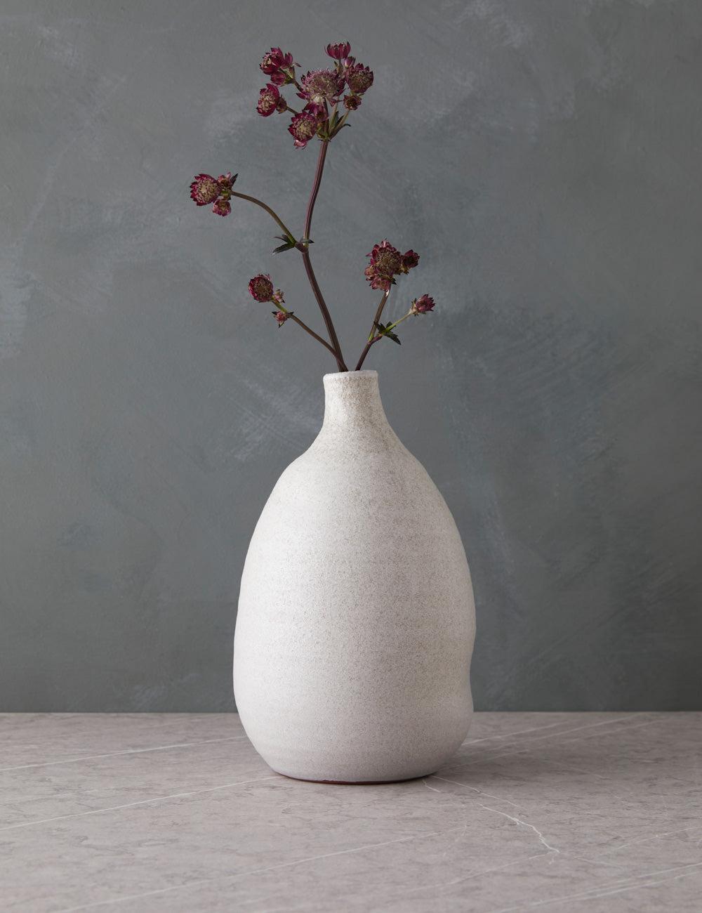 Distressed Cream Ceramic Bouquet Vase 7.28" x 11.81"