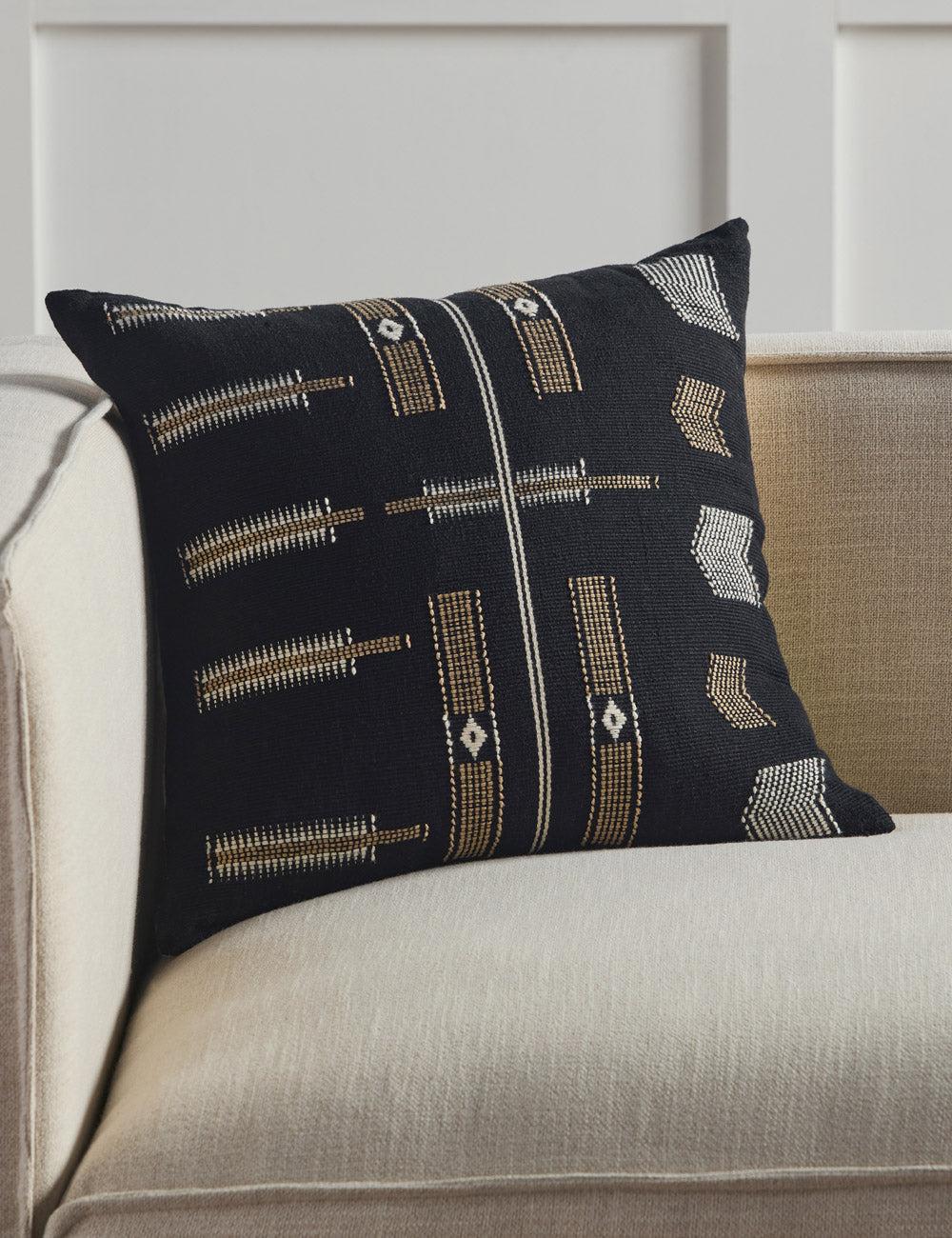 Arenla Pillow - Black / Polyester