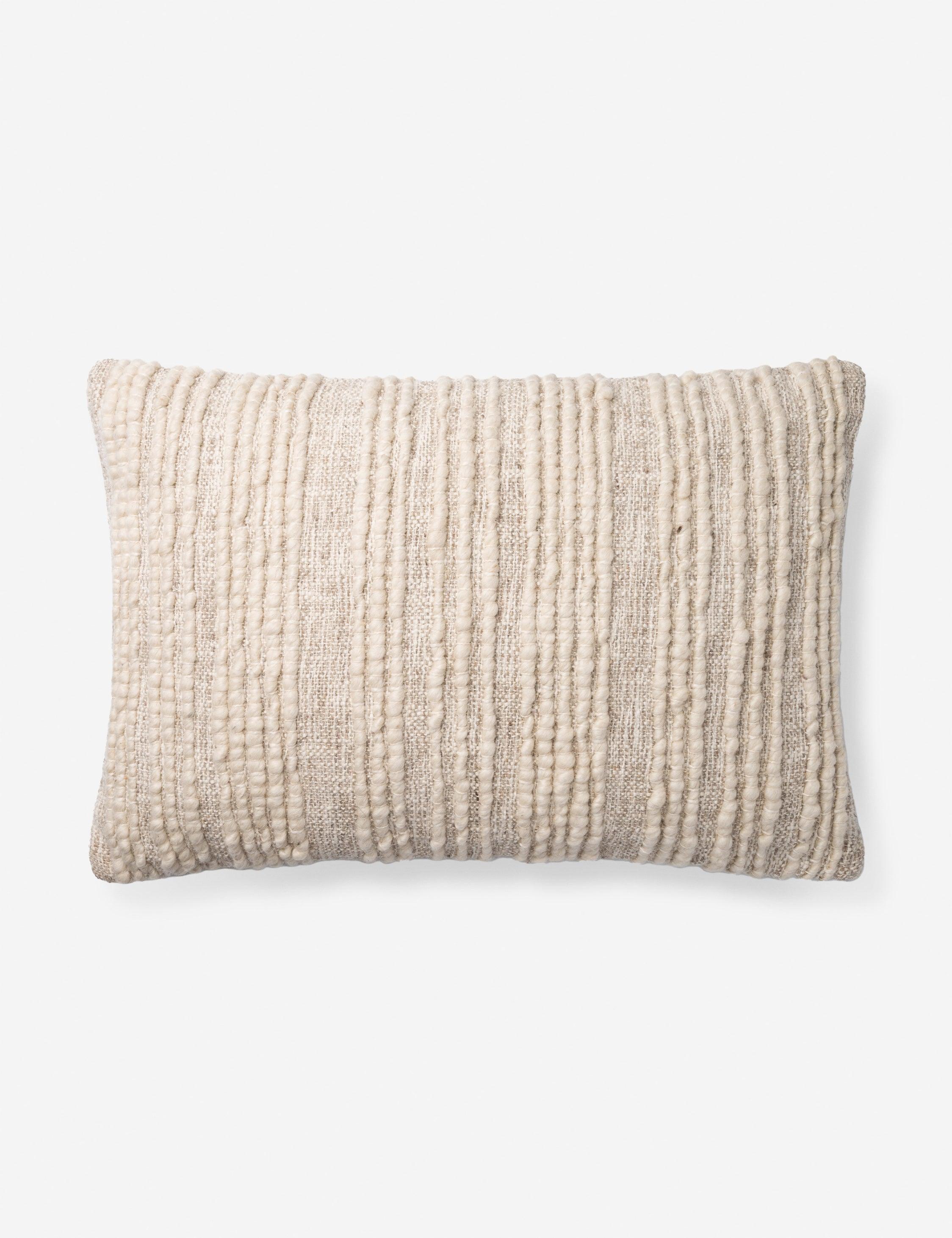 Sayer Pillow - 22" x 22" / Polyester