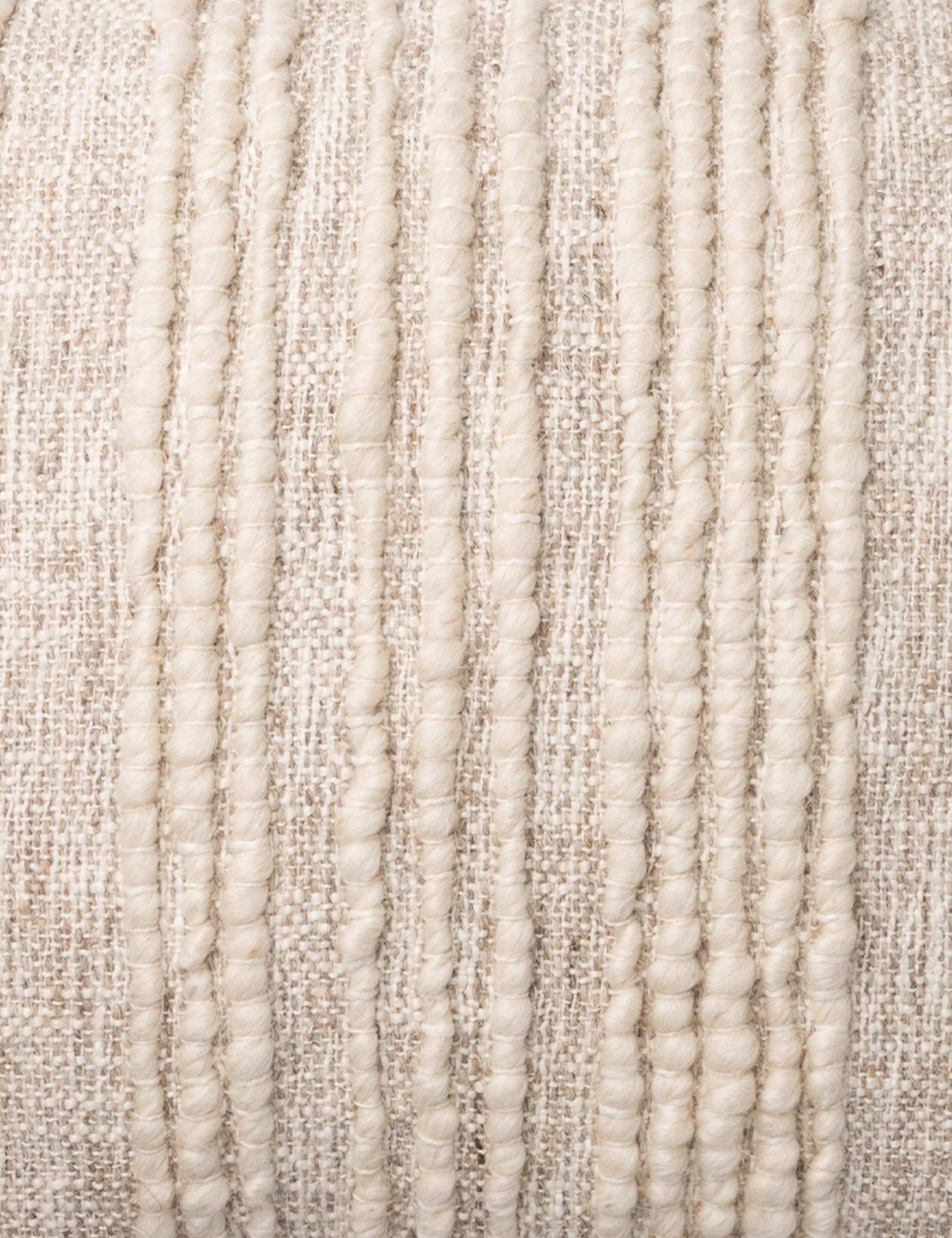 Sayer Pillow - 22" x 22" / Polyester