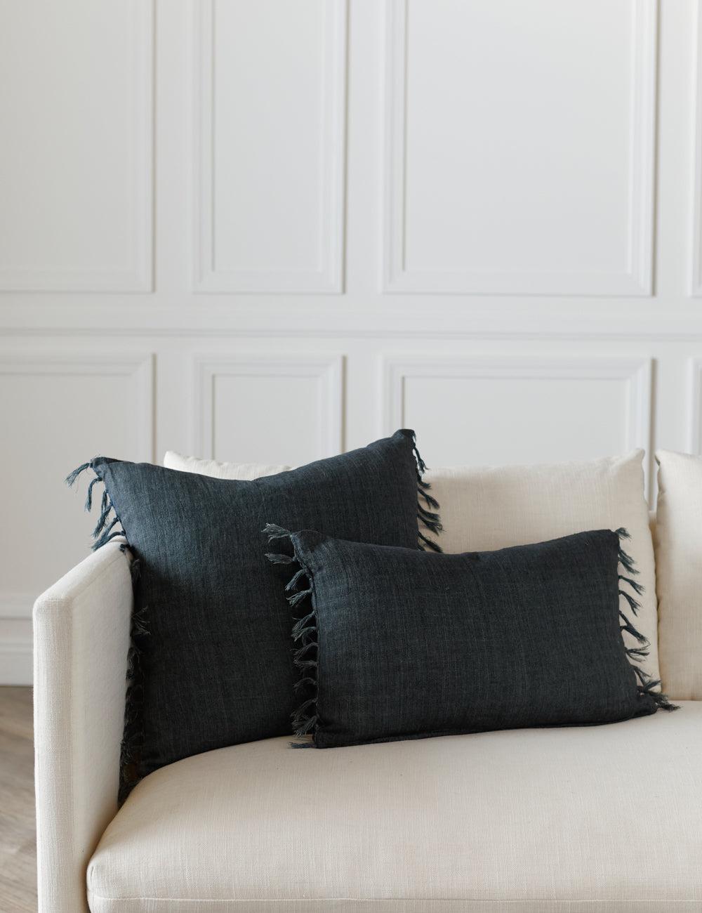 Roy Linen Pillow - Navy / 20" x 20" / Down