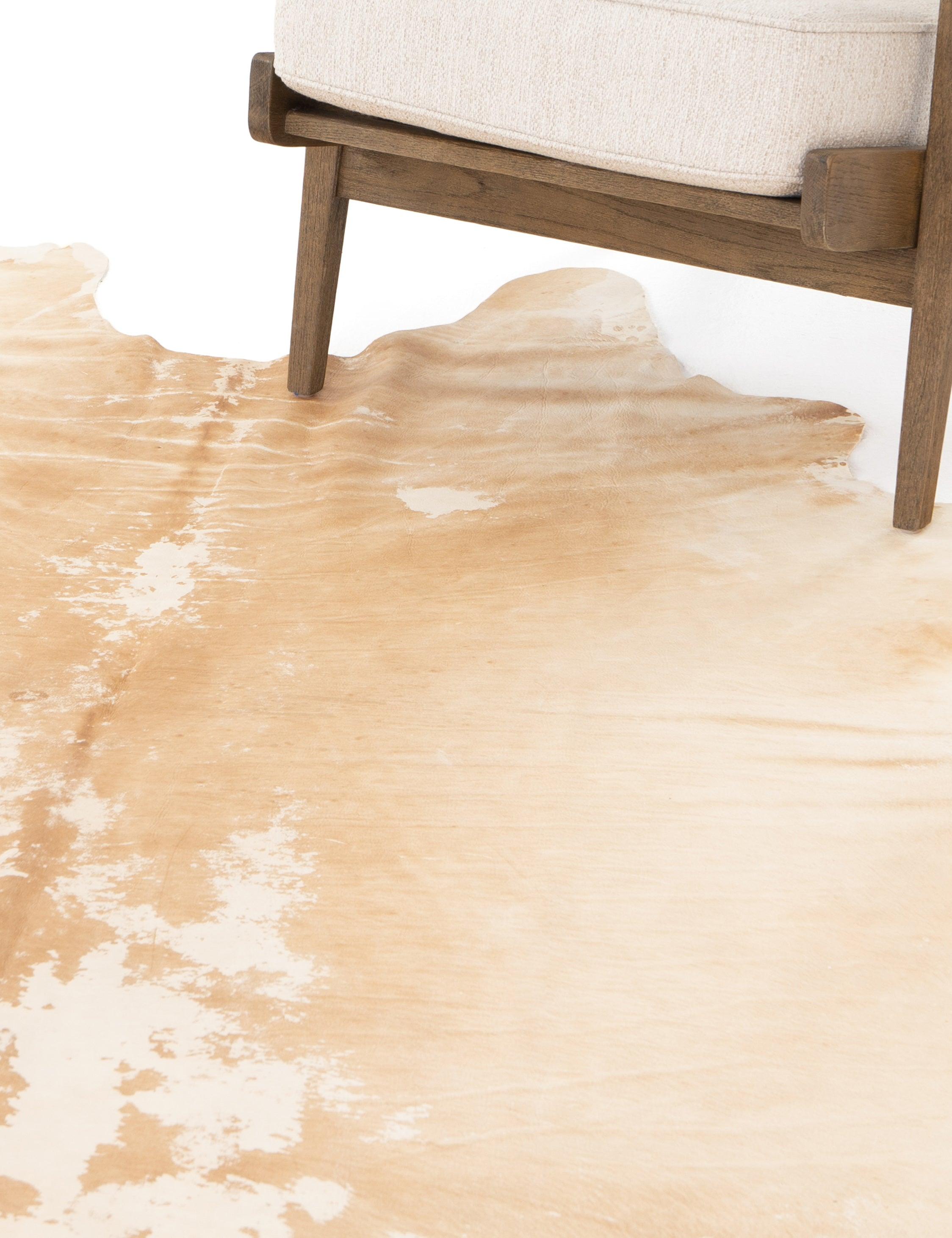 Contemporary Mateo Cowhide Rug in Natural Brown 5' x 7'