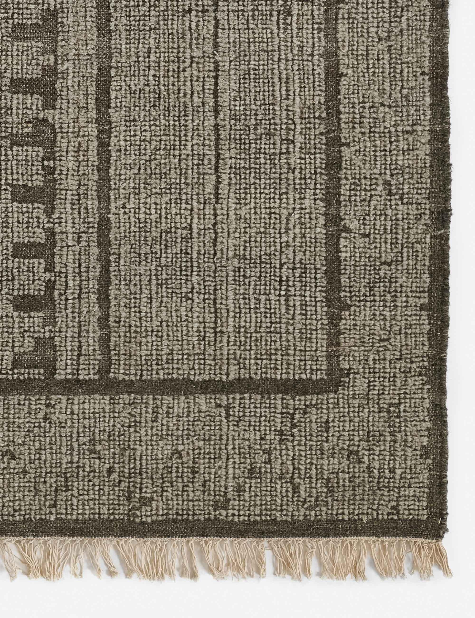 Journee Handwoven Wool Rug - 5' x 8'
