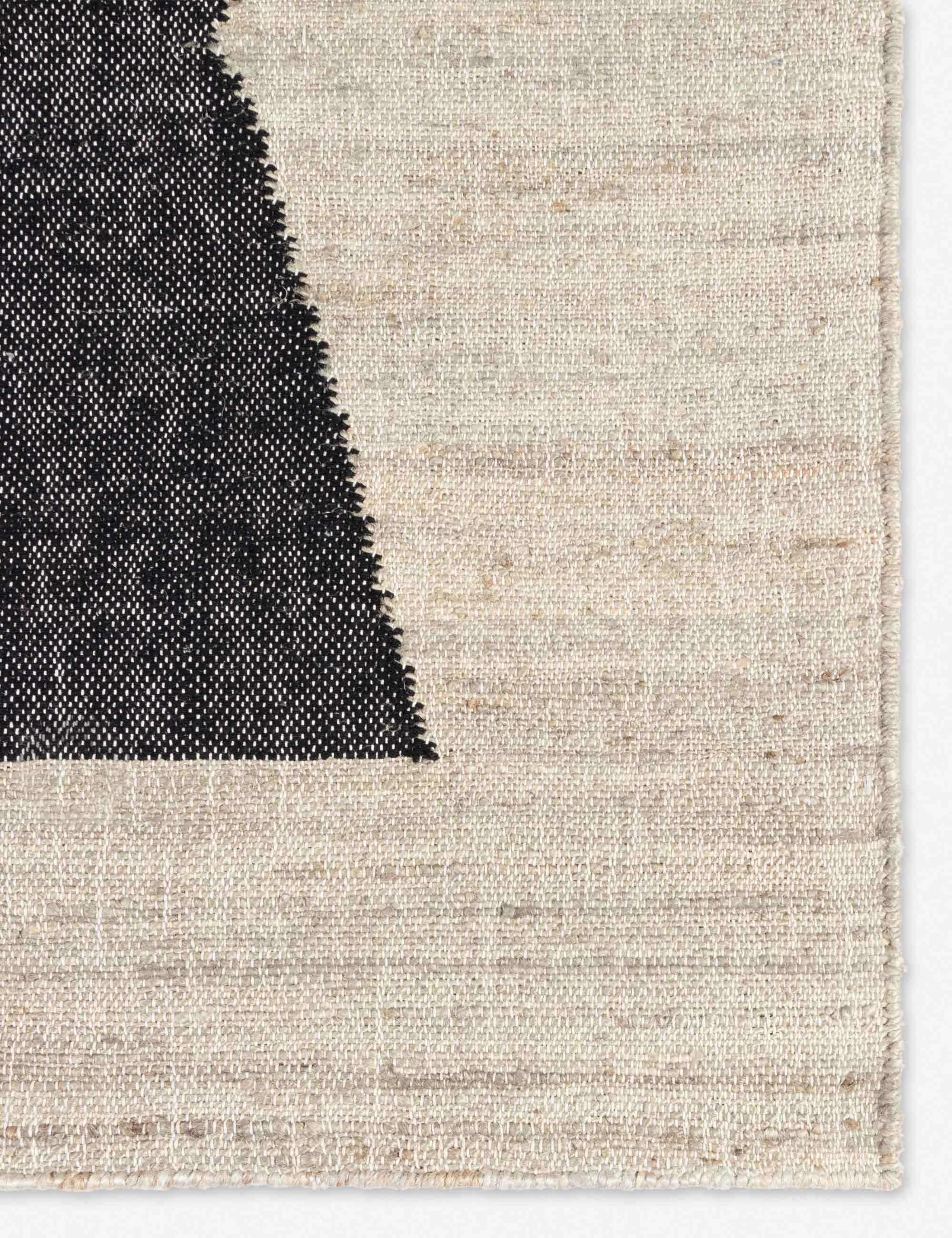 Malika Bold Geometric Black Wool-Viscose 5' x 8' Area Rug