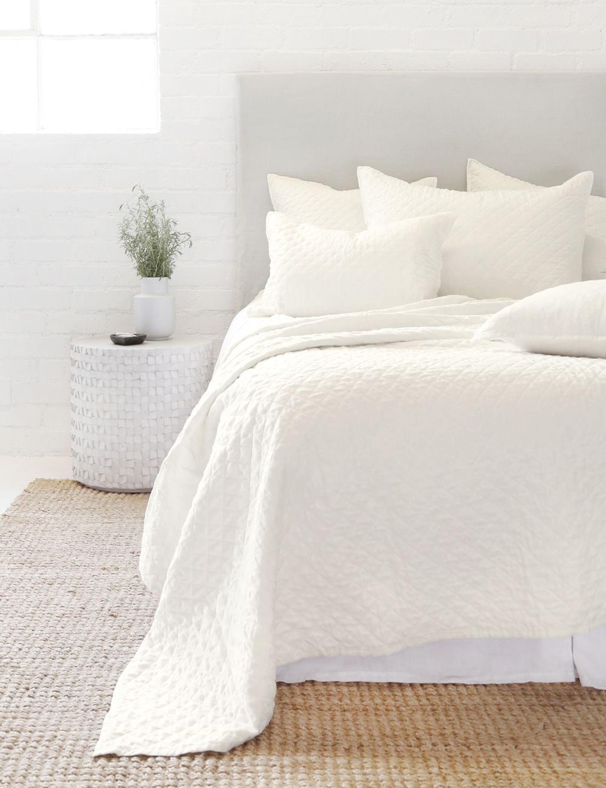 Hampton Organic Linen Cream Quilted Queen Coverlet