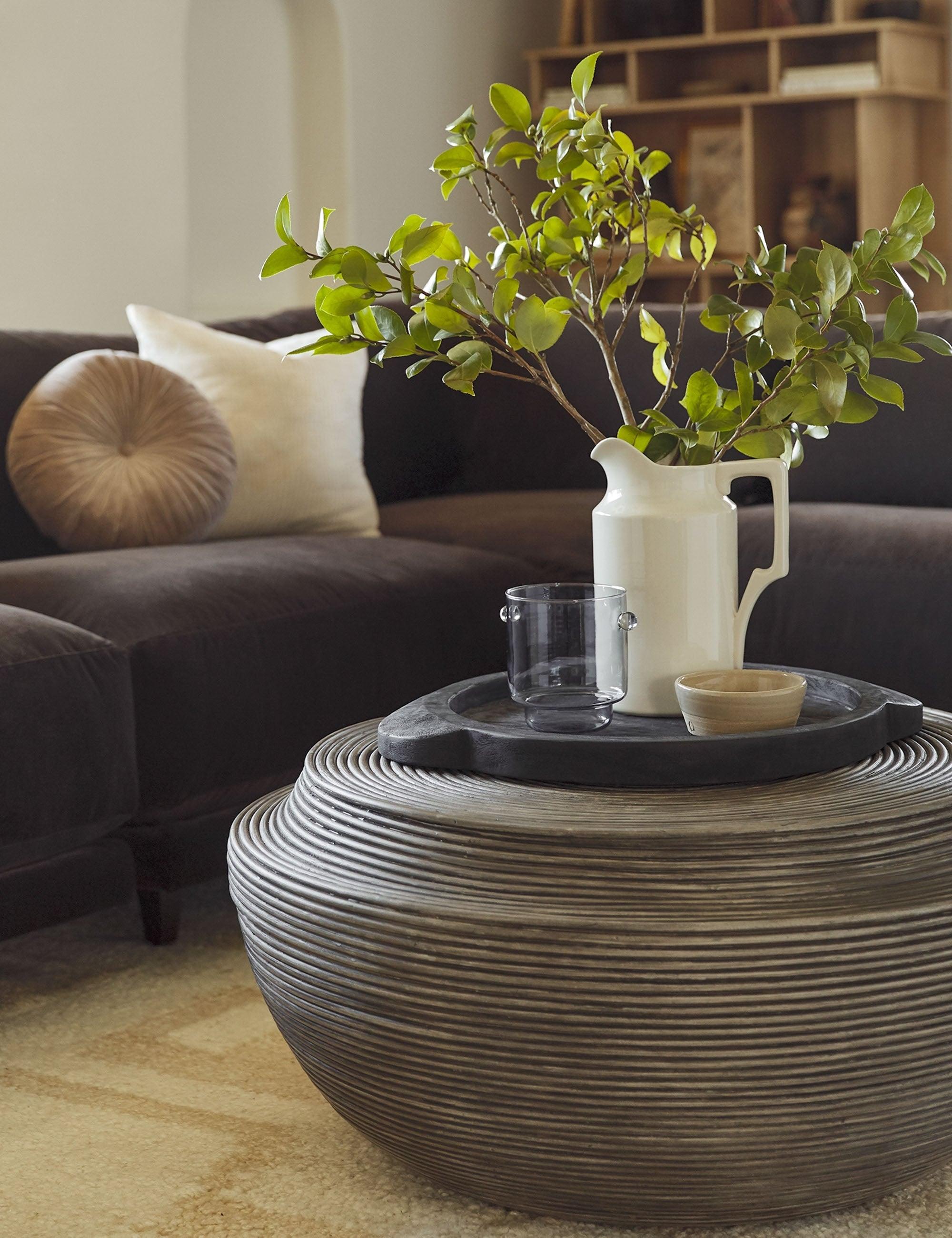 Lylah Round Tray - Carbonized Black
