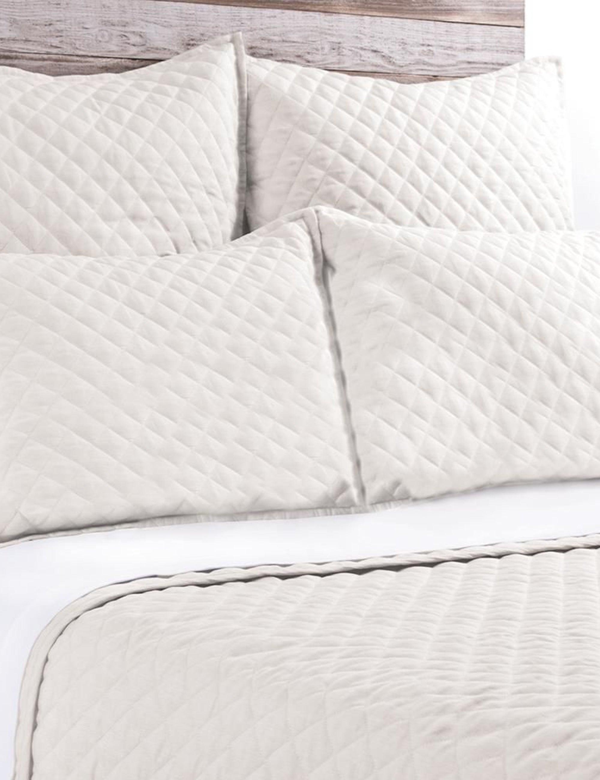 Hampton Organic Linen Cream Quilted Queen Coverlet