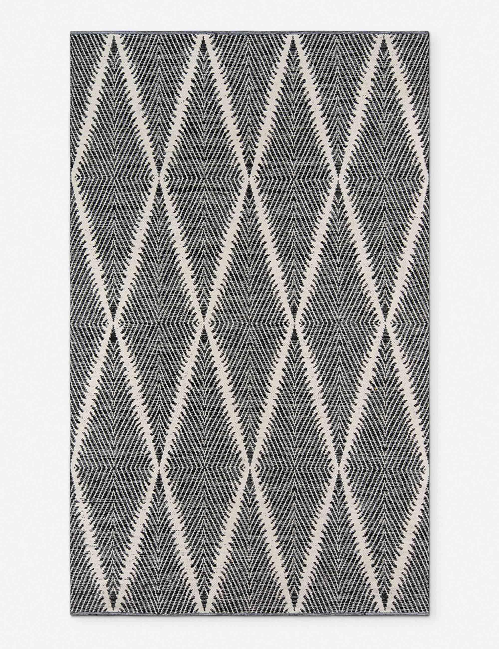 Tribal Diamond Handwoven Black Indoor/Outdoor Rug - 3'6" x 5'6"