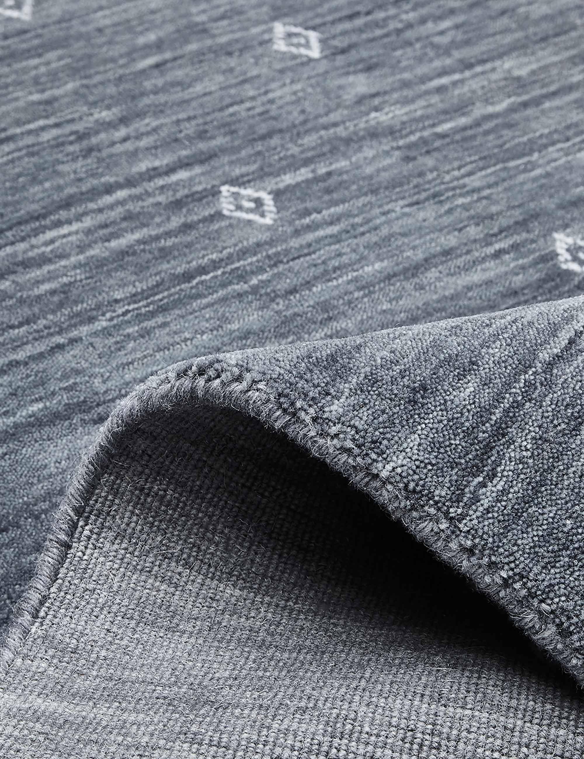 Cyrena Hand-Loomed Wool Rug - Slate / 5' x 8'