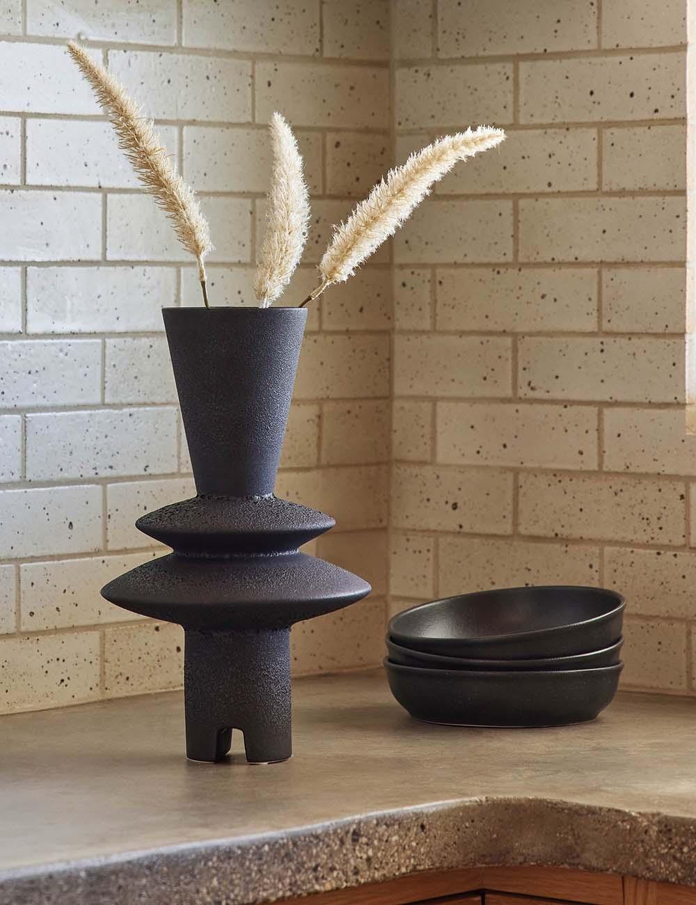 Adelyn Geometric Black Ceramic Bud Vase